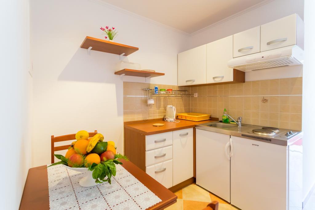 Apartments Slavica Pomena Phòng bức ảnh