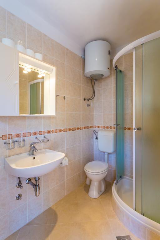 Apartments Slavica Pomena Ngoại thất bức ảnh