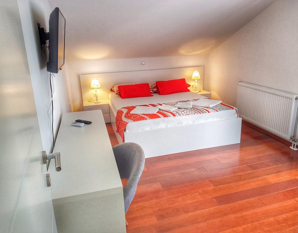 Apartments Slavica Pomena Ngoại thất bức ảnh